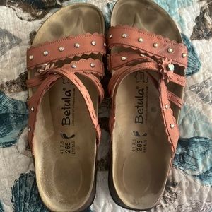 Slightly used Birkenstock sandals. Very comfy